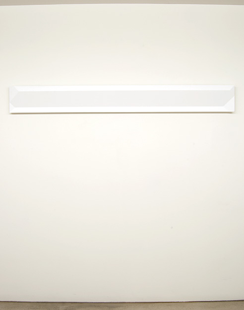 Andreas Christen / Untitled  2002  20 x 172 x 4 cm MDF-plate, white paint sprayed