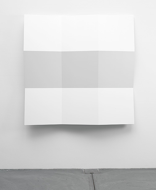 Andreas Christen / Ohne Titel  2004  160 x 160 x 18.5 cm MDF-Platte, weiss gespritzt