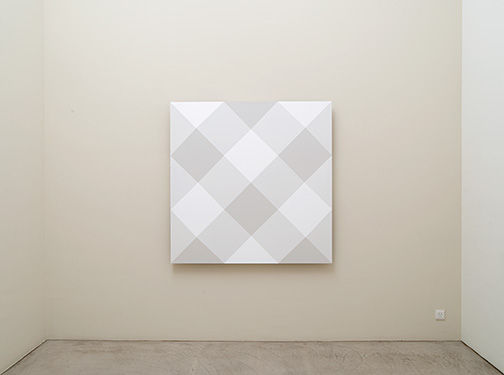 Andreas Christen / Untitled  2002  150 x 150 cm MDF-Platte, weiss gespritzt