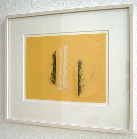 Fred Sandback / Untitled  1990 21.6 x 27.9 cm / 8.5 x 11 ″ pastel and pencil on yellow paper FLS0236
