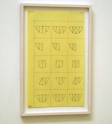 Robert Mangold / Curved Area (15 Variations) 1968  35.5 x 21.5 cm Bleistift auf gelbem Papier